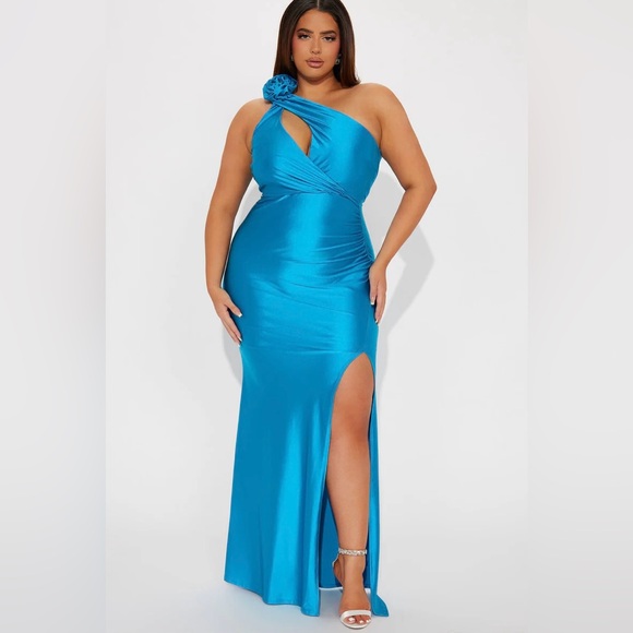 Turquoise Gown - Picture 5 of 6